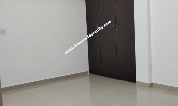 2 BHK Flat for Sale in Selaiyur