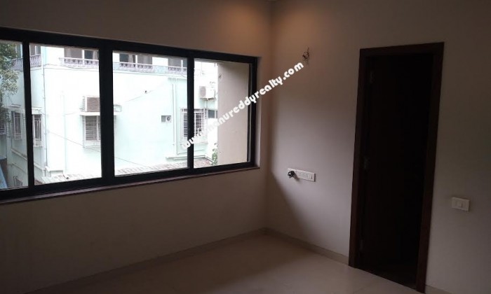 2 BHK Flat for Sale in Camp