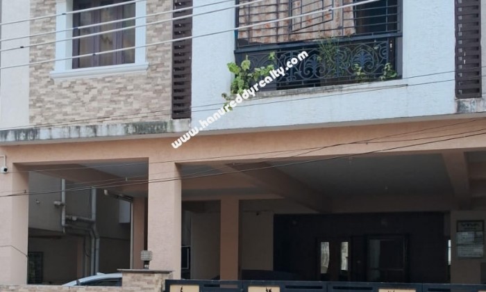 2 BHK Flat for Sale in Selaiyur