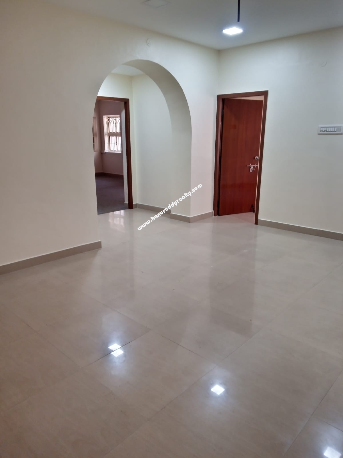 Spacious 3 bhk flat for rent at Nungambakkam good location Nr Ranjith ...